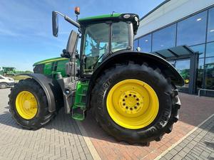 Tracteur agricole John Dear 6250R 4x4 à transmission par engrenages avec moteur, boîte de vitesses et pompe - Haute productivité 250 CV - Product Image 3