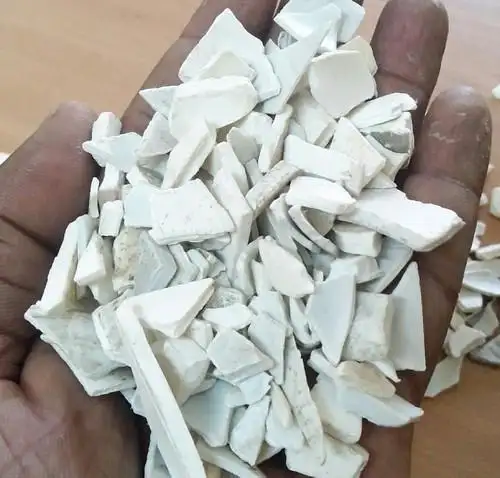 고품질 PVC 회색 관 Regrind 재생된 플라스틱 포스트 PVC 작은 조각