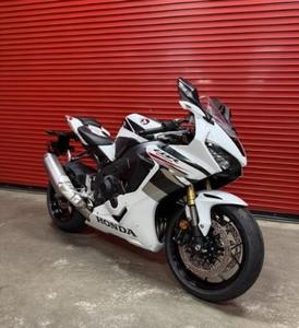 Último Modelo 2025 Honda CBR1000RR ABS - Compra Motos Deportivas - Product Image 2