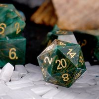 Dés en pierre précieuse verte faits à la main avec des chiffres dorés Parfait pour les jeux de rôle D&D et les jeux de société Accessoire de jeu de luxe unique