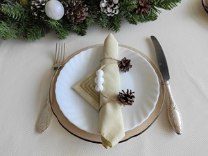 Anneau de serviette en bois et en rotin élégant et unique pour une mise en scène de table contemporaine et une décoration d'événement festif, vente en gros en provenance d'Inde - Product Image 4