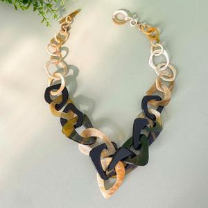 Collier de luxe en corne de buffle fait à la main, bijoux naturels et durables pour femmes, haute qualité - Product Image 3