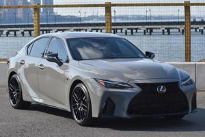 Lexus IS 500 Launch Edition ปี 2022 สภาพดีเยี่ยม เครื่องยนต์ V8 แบบดูดอากาศธรรมชาติ 472 แรงม้า รุ่น Launch Edition # 173 จาก 500 - Product Image 3