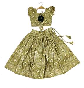 Conjunto de Lehenga Choli de Secado Rápido, Estilo Tradicional Mehandi Bandhani, Largo hasta el Suelo, para Niñas, Marca Shoryam Fashion |   Fiesta de Diwali para Niños - Product Image 2