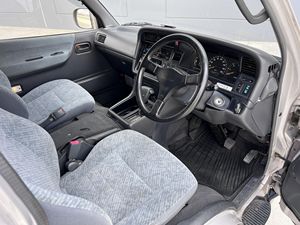 Voiture d'occasion fiable Toyota HiAce Super Custom Royal SL Camper 4x4 de 1998 - Product Image 2