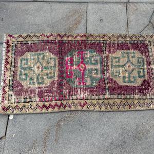 Turkish Vintage Rug 1.5x2.8 ft, <b>Red</b> Check <b>Wool</b> Rug - Product Image 2