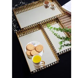 Plateau rectangulaire en laiton de luxe avec découpe complexe Idéal pour la décoration, les cadeaux, le stockage de bijoux, le présentoir de vanité - Product Image 2