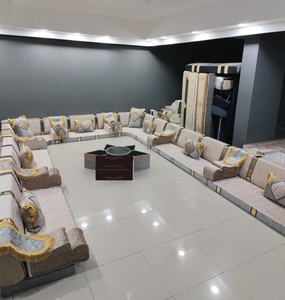 Ensemble de meubles de salon design marocain Majlis arabe 40cm de hauteur assise comprenant un canapé, un tapis en laine et une table à rideaux - Product Image 3