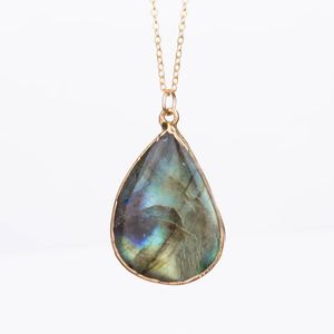 Collier pendentif en argent sterling plaqué or 24 carats avec labradorite arc-en-ciel naturelle pour femme, pierre précieuse minimaliste - Product Image 1