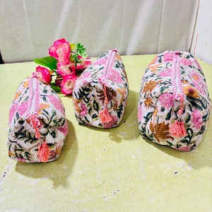 <b>Set</b> 3 Block Print Eco-Friendly Water Resistant Quilted Cotton Bags-Large/Medium/Small Sizes Vintage Women's Makeup Storage - Product Image 3