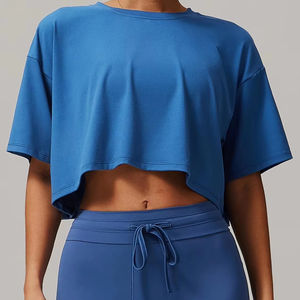 Conjuntos deportivos de verano OEM para mujer, tops cortos holgados y pantalones cortos ajustados para gimnasio y fitness, ropa de entrenamiento para mujer - Product Image 1