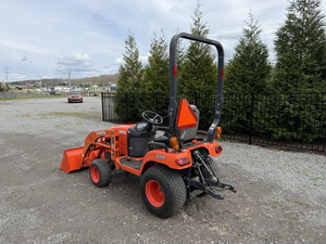 Tractor agrícola Kubota BX23S 4WD económico / Tractor subcompacto Kubota BX2370 2015 - Cargador frontal LA243 - Hidrostático - Product Image 3