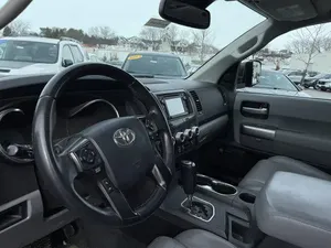 โตโยต้า เซควอย่า ลิมิเต็ด ปี 2018 ราคาไม่แพง - Product Image 2