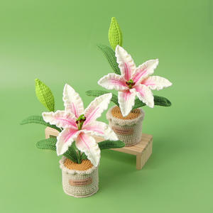 Flor de Lirio Artificial Tejida a Mano de Lana, Adorno Floral Inmortal, Planta en Maceta de Ganchillo Terminada, Artesanía Textil - Product Image 1