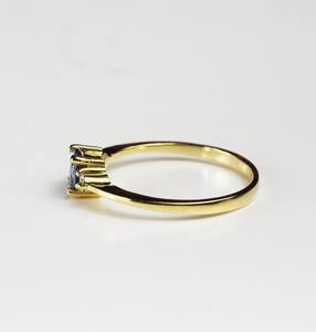 Anillo de Compromiso Clásico Chapado en Oro Amarillo con Tanzanita y Circonita - Regalo Perfecto para Bodas y Fiestas - Product Image 4