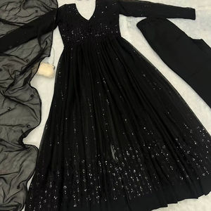 Robe de soirée brodée en georgette noire Anarkali avec Dupatta, robe longue de créateur pour femme, robe ethnique indienne pour mariage - Product Image 1