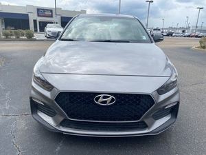 Offre Spéciale : Hyundai Elantra GT Line FWD d'occasion – Prête à être expédiée - Product Image 1