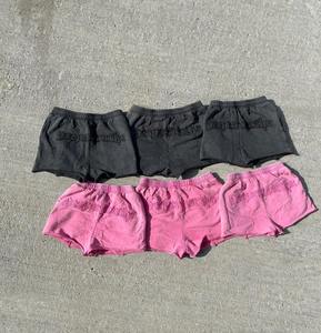 Ensemble 2 pièces personnalisé pour femmes Shorts en coton brodé Y2K Ensemble short et sweat à capuche court Survêtements pour femmes - Product Image 4