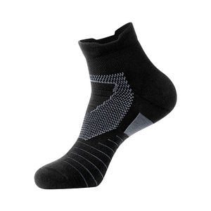 Chaussette de basket-ball professionnelle en coton à mailles Logo personnalisé Sport Compression Sneaker Chaussettes de sport avec fonction antidérapante Échantillon gratuit - Product Image 2