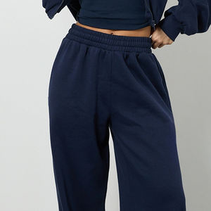 Survêtement de haute qualité pour femmes avec haut court à manches longues et pantalon large décontracté avec fermeture éclair pour l'hiver - Product Image 3