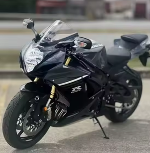 Motocicleta Deportiva Nueva 100% LIMPIA 2025 GSX-R750, 750cc, 4 Cilindros - Product Image 1