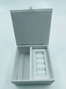Caja de Almacenamiento de Joyas de Algodón Bordada a Mano con Cuentas, Diseño Personalizable, Colores Variados, para Recuerdos de Boda o Regalos de Iglesia - Product Image 3