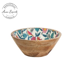 Bol en bois multicolore au design personnalisé avec finition émaillée, utilisé pour le stockage et le service de fruits et légumes - Product Image 1