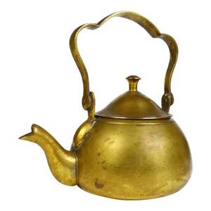 Tetera de metal con acabado antiguo con patrones florales diseñados para una exhibición de cocina elegante o para servir té - Product Image 2