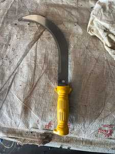 Steel Blade Grass and Garden <b>Sickle</b> with Wooden Handle for Farm Use - Product Image 2