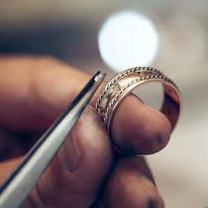 Pince à épiler de qualité supérieure pince à pouce tailles standard en acier inoxydable chirurgie et bijoux pince à pouce dentelée - Product Image 5