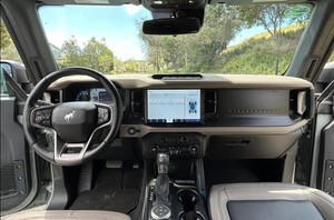 Forrd Bronnco Wild t r a k 2.7L Eco Boost V6, 4WD 2021 d'occasion certifié - Product Image 2