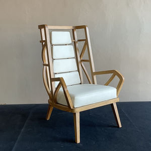 Fauteuil en rotin Bayu Lounge en teck massif avec dossier haut et coussin d'intérieur moelleux offrant un confort pour l'ameublement de la maison - Product Image 1