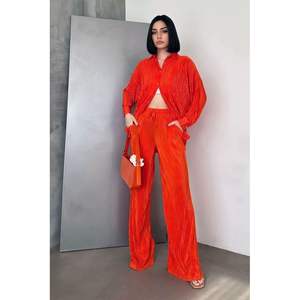 Pantalones Plisados Naranja para Mujer Topshow, Producto al por Mayor - Product Image 3