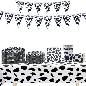 Juego de Artículos para Fiesta con Estampado de Vaca, Platos, Vasos, Servilletas, Mantel, Pajitas y Cubiertos Desechables en Blanco y Negro, Decoración - Product Image 1