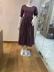 ชุดเดรสยาวคลุมเข่าแขนเกาหลีสีม่วงชุดเดรสมิดิแขนสั้นจับจีบเซ็กซี่ใส่สบายๆเป็นมิตรกับสิ่งแวดล้อมฤดูร้อน - Product Image 3