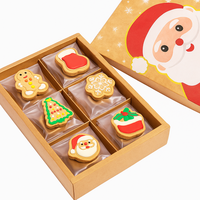 Boîte cadeau de Noël en kraft personnalisée pour biscuits, motif homme en pain d'épices, haute couleur, vente en gros pour l'emballage alimentaire avec gaufrage