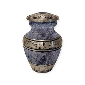 Urne commémorative artisanale en argent gravé avec motif floral et couvercle à motif de feuilles traditionnel pour l'affichage des cendres - Product Image 4