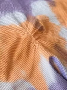 Ensemble de yoga sans couture tie-dye pour femmes, vente en gros personnalisée, taille haute, séchage rapide, respirant, vêtements de sport pour la course à pied et l'entraînement - Product Image 6