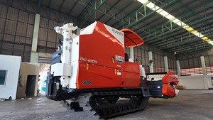 Moissonneuse-batteuse sur chenilles diesel 120 CV DC-120X pour riz, grande capacité, largeur de travail 3000 mm, haute performance - Product Image 4