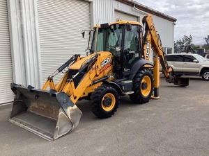 รถตักล้อยาง JCB 3CX มือสอง รถขุดตักดิน สำหรับงานก่อสร้าง งานฟาร์ม และงานขนย้ายวัสดุ - Product Image 5