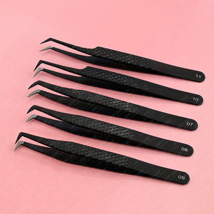 Vente en gros 45 Pince à épiler à pointe en fibre en forme de L à 90 degrés Extension de cils méga volume Pince à épiler légère ultra-fine volume fr - Product Image 4