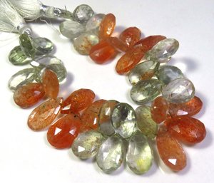 Perles de pierre de soleil verdâtre 12.5-17.5mm perles de poire à facettes naturelles 7 brins de pierres de soleil africaines multiples pierres précieuses en vrac - Product Image 1