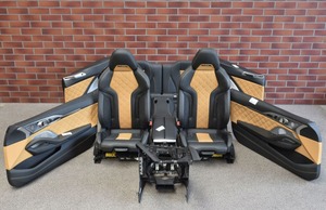 Funda de Asiento de Coche Azul de Cuero Sintético Perforado con Cojín para Reposacabezas y Funda para Volante para el Interior del Vehículo - Product Image 6