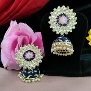 Lotus Motif Fusion Pendientes Meenakari Work-Incorporated Dangle Fashion Radiant Lujoso Efecto Meenakari Jhumkas para mujeres - Product Image 3