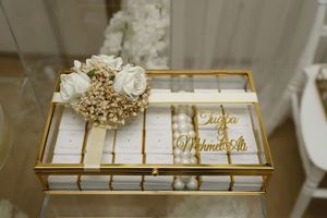 Joyero Cuadrado de Cristal con Acabado Dorado, Metalería de Lujo Ecológica, Transparencia Premium - Product Image 2