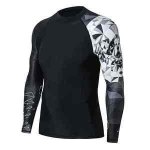 Rashguard en polyester respirant, imprimé par sublimation, design personnalisé de haute qualité, rashguard pour hommes, prix raisonnable - Product Image 3