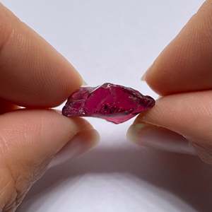 Gema suelta de granate rosa natural de Malawi de 8 mm, pulida de alta calidad para la fabricación de joyas - Product Image 5