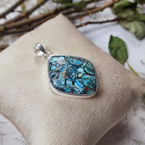 Pendentif en malachite de forme fantaisie fait main dans une matrice de malachite, en argent sterling 925 – Bijoux pour femme - Product Image 3