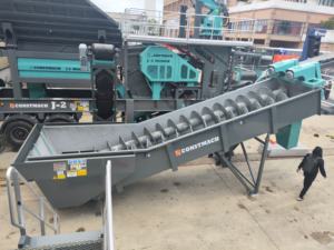 Nouvelle solution portable de nettoyage et de criblage mobile pour l'exploitation minière Constmach 70t/h, avec moteur AC, lave-sable à vis et boîte de vitesses. - Product Image 5