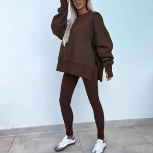 Ensemble de survêtement pour femme, style streetwear, décontracté, sportif, conçu pour le fitness et le quotidien - Product Image 1